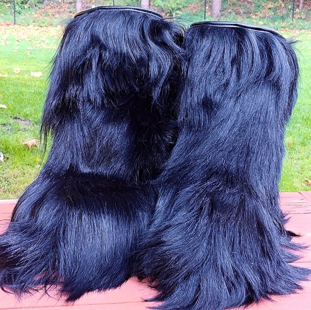 Men's Black goat hair fur boot, wool lined- sz 12